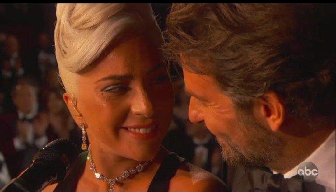 Lady Gaga E Bradley Cooper Roubam A Cena Na Cerimônia Do Oscar 3371