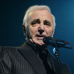 Charles Aznavour em passeio pelo Recife