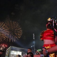 Carnaval chegou, oficialmente, no Recife. Foliões capricham nas fantasias